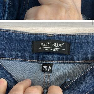 Judy Blue Boyfriend Fit Raw Hem Lightly Distressed Jeans Women’s Size 20